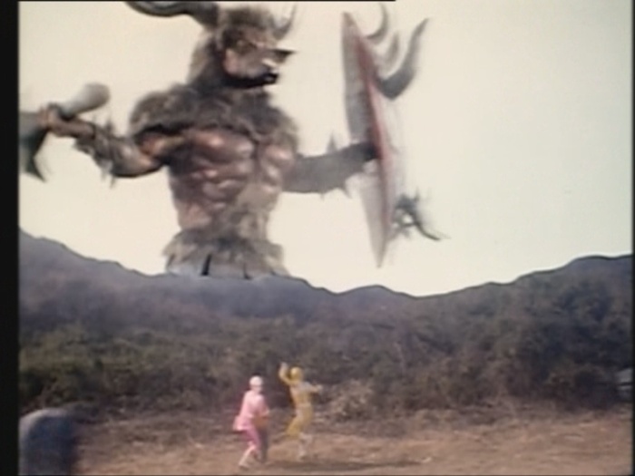 Power Rangers Monster - S01E03 - Minotaurus