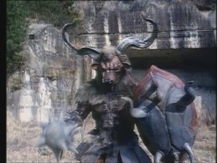 Power Rangers Monster - S01E03 - Minotaurus