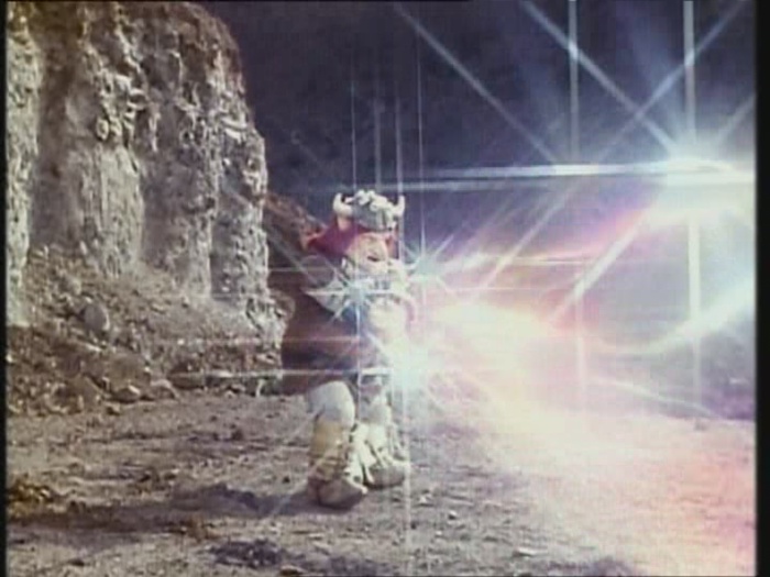 Power Rangers Monster - S01E05 - Knochiger Gnom