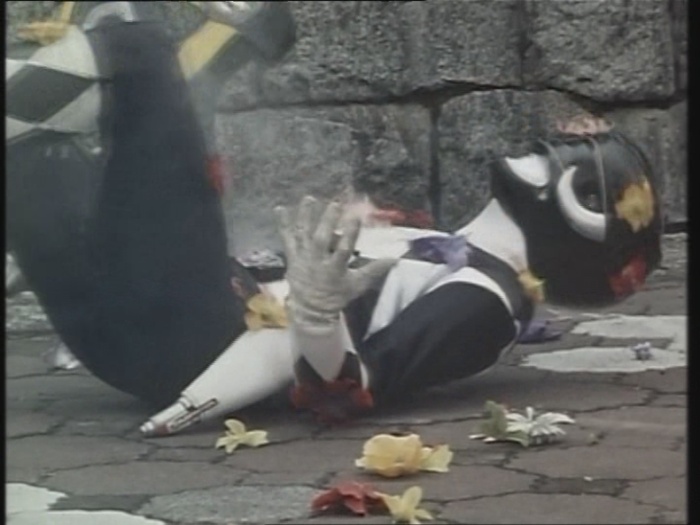 Power Rangers Monster - S01E24 - Spuckende Blume