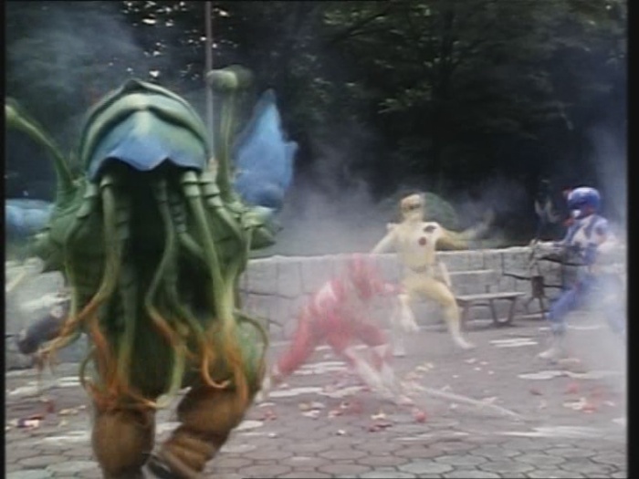 Power Rangers Monster - S01E24 - Spuckende Blume