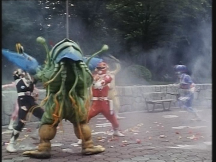 Power Rangers Monster - S01E24 - Spuckende Blume