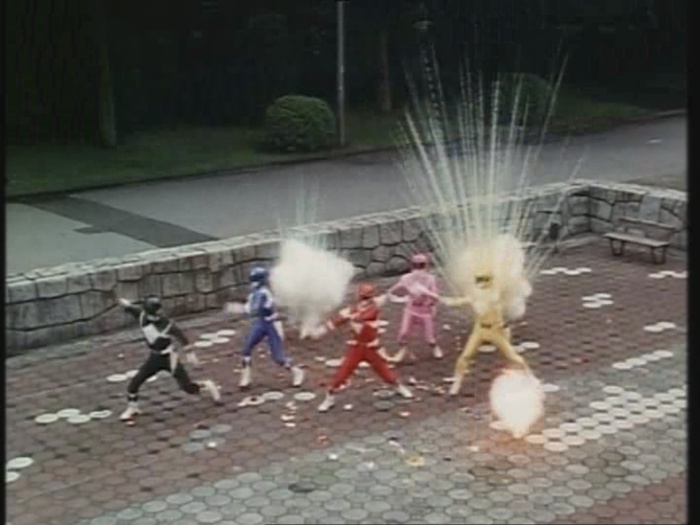 Power Rangers Monster - S01E24 - Spuckende Blume