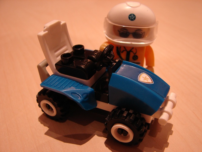 What the Mini-Fig - #2 - BanBao - Polizei