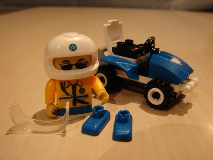 What the Mini-Fig - #2 - BanBao - Polizei