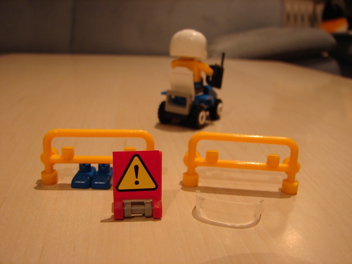 What the Mini-Fig - #2 - BanBao - Polizei