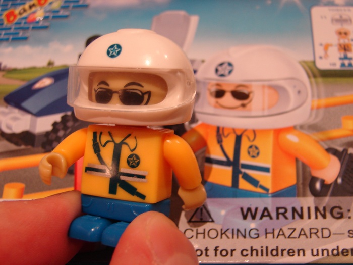 What the Mini-Fig - #2 - BanBao - Polizei