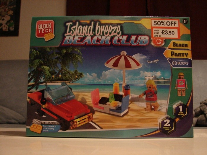 What the Mini-Fig - #19 - Block Tech - Beach Party