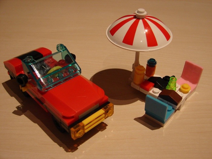 What the Mini-Fig - #19 - Block Tech - Beach Party