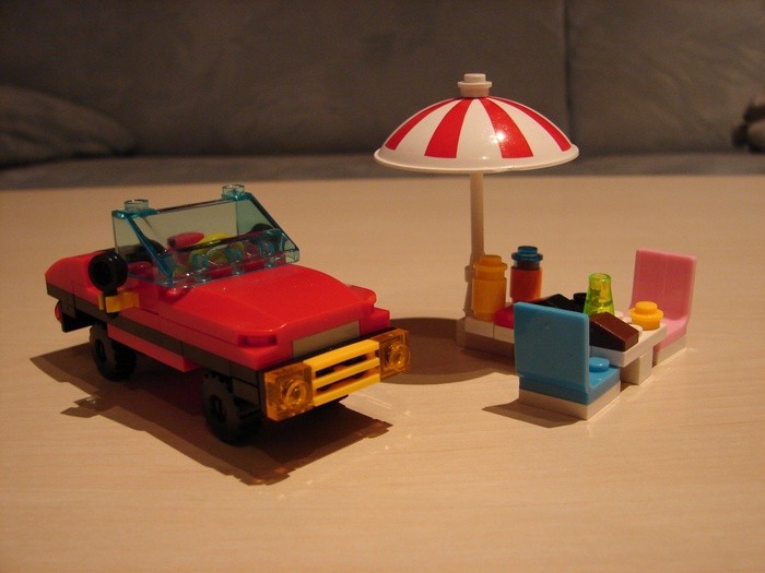 What the Mini-Fig - #19 - Block Tech - Beach Party