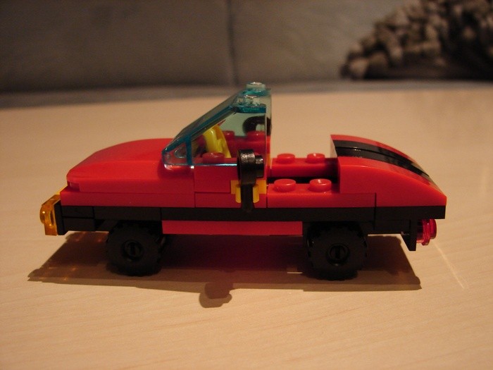 What the Mini-Fig - #19 - Block Tech - Beach Party