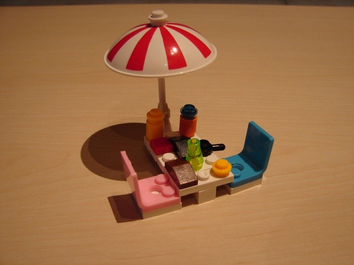 What the Mini-Fig - #19 - Block Tech - Beach Party
