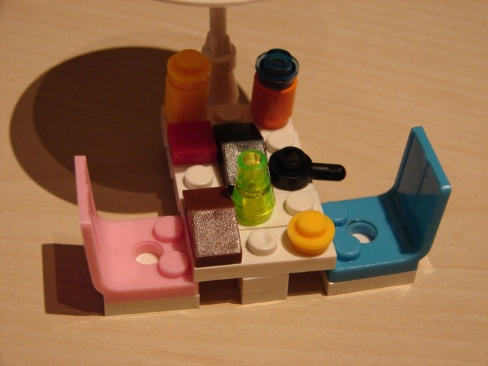 What the Mini-Fig - #19 - Block Tech - Beach Party
