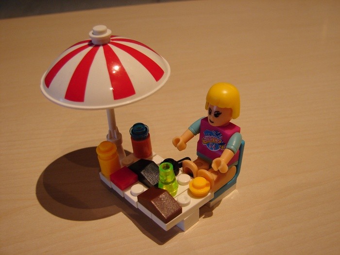 What the Mini-Fig - #19 - Block Tech - Beach Party