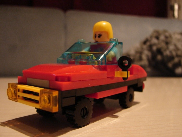 What the Mini-Fig - #19 - Block Tech - Beach Party