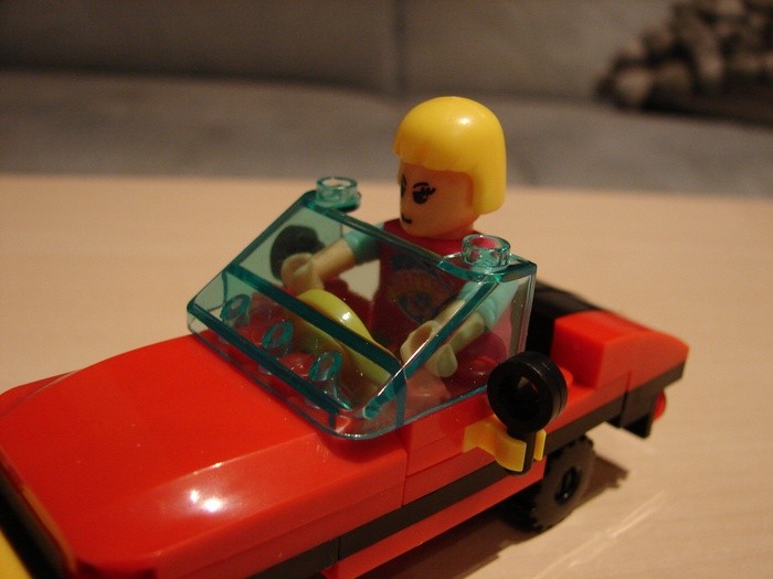 What the Mini-Fig - #19 - Block Tech - Beach Party