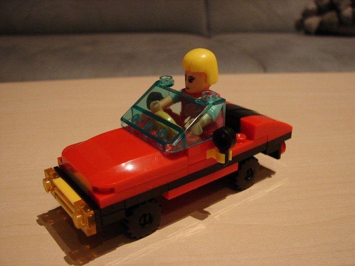 What the Mini-Fig - #19 - Block Tech - Beach Party