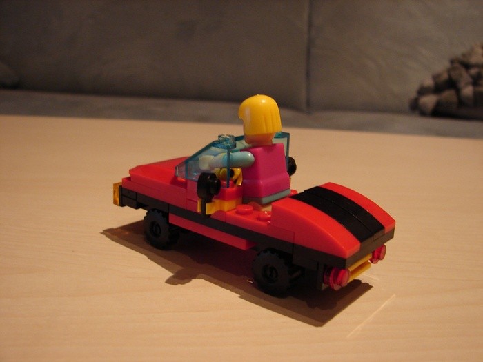 What the Mini-Fig - #19 - Block Tech - Beach Party