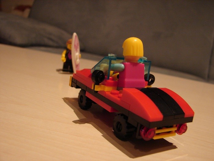 What the Mini-Fig - #19 - Block Tech - Beach Party