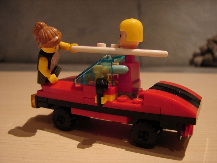 What the Mini-Fig - #19 - Block Tech - Beach Party