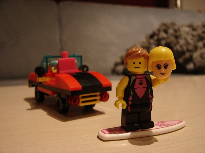 What the Mini-Fig - #19 - Block Tech - Beach Party