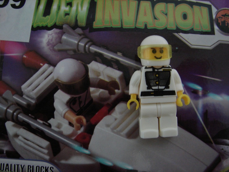 What the Mini-Fig - #23 - Block Tech - Alien Invasion