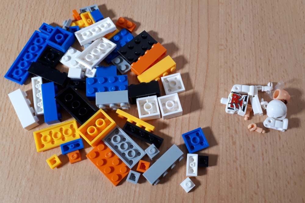 What the Mini-Fig - #33 - Block Tech - Astronaut